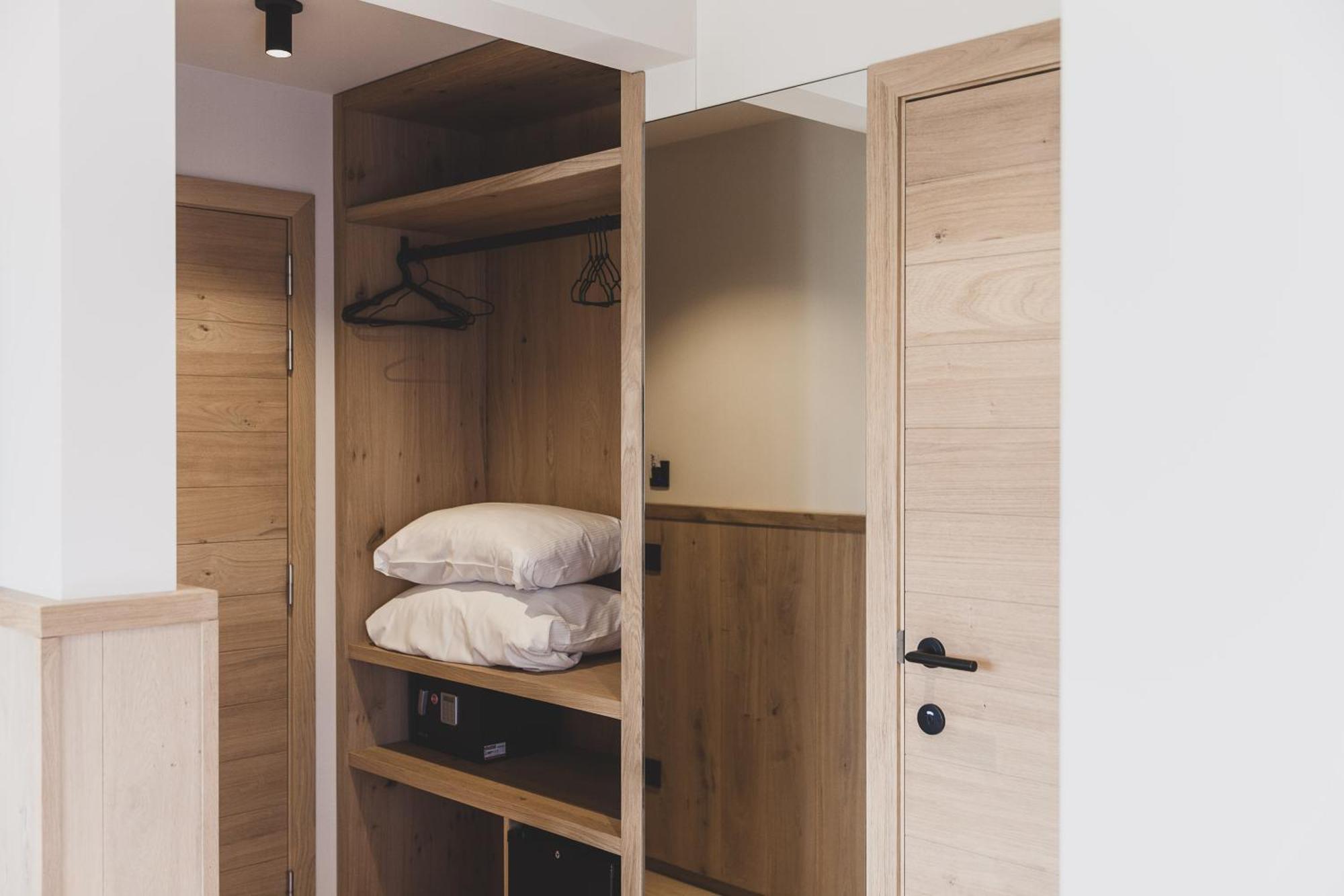 Wood Hotel ธูส์ ภายนอก รูปภาพ